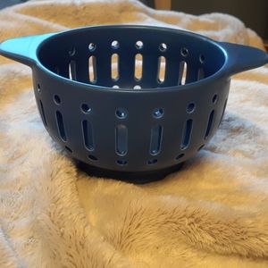 Berry Bowl / Colander